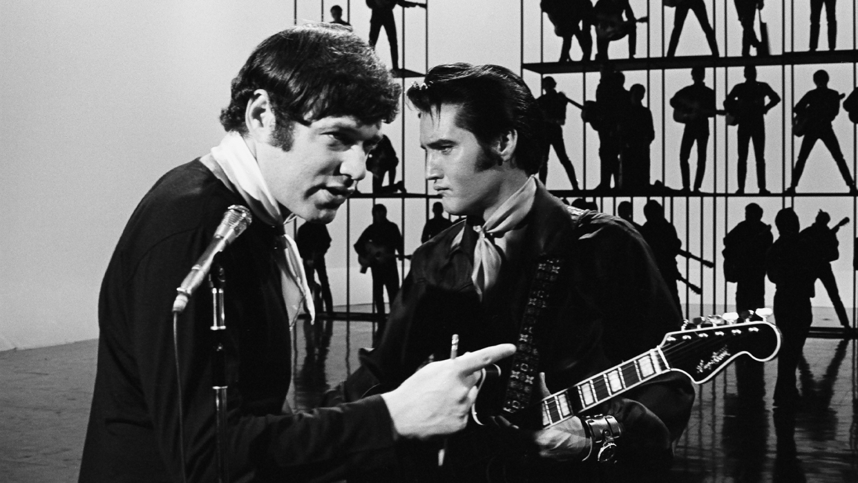 Steve Binder and Elvis Presley on the set of the singer's famous 1968 comeback special. (Photo: Getty Images)