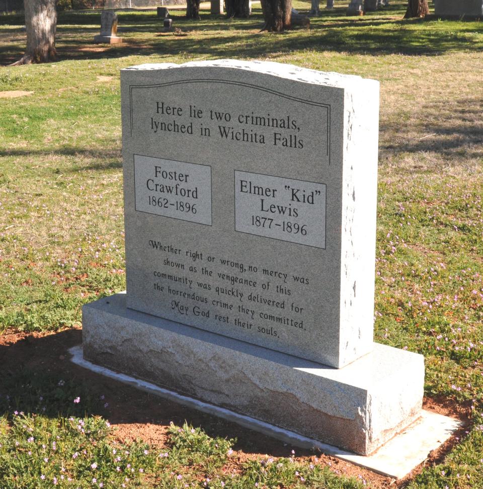 This marker placed by Friends of Riverside Cemetery memorializes two robbers who were lynched after they robbed City National Bank in Wichita Falls and killed cashier Frank Dorsey.