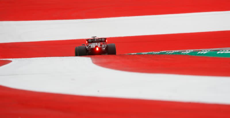 Foto del viernes del Mercedes de Lewis Hamilton en las prácticas libres para el Gran Premio de Austria