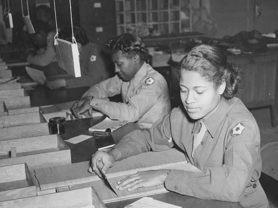 Female postal workers in 1943.