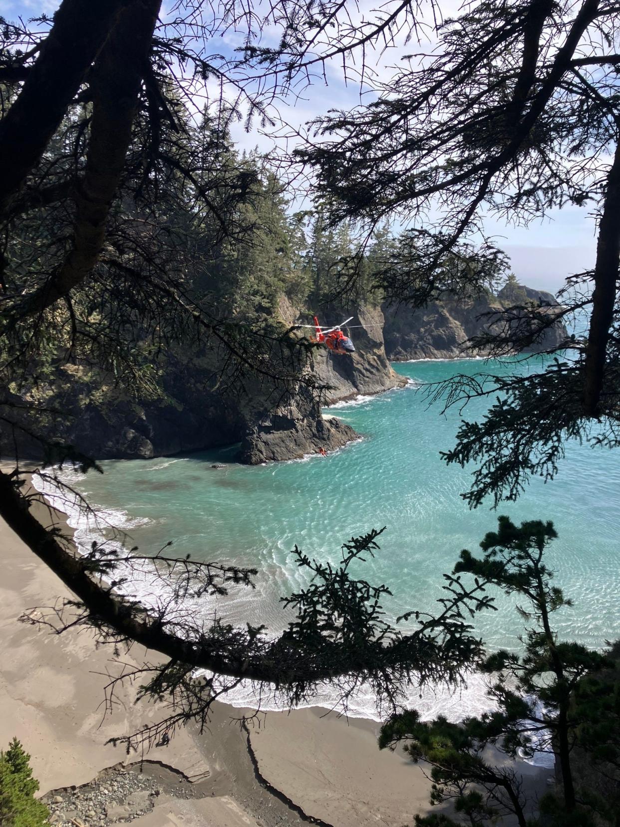 A Grants Pass man died and three children were rescued April 22 after a fall from a cliff at Boardman Corridor north of Brookings on Oregon's south coast. Rescue teams used ropes to rescue the children.