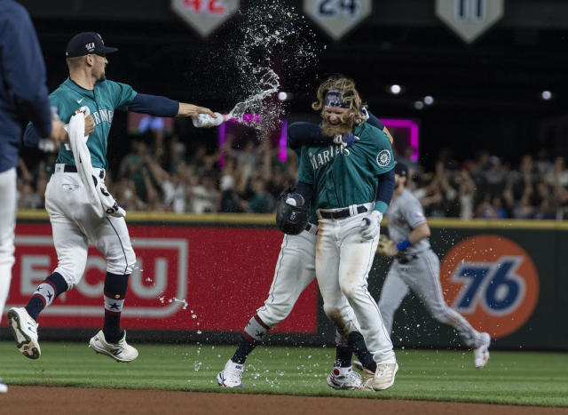 Seattle's Logan Gilbert has perfect game thru 6 vs Rangers