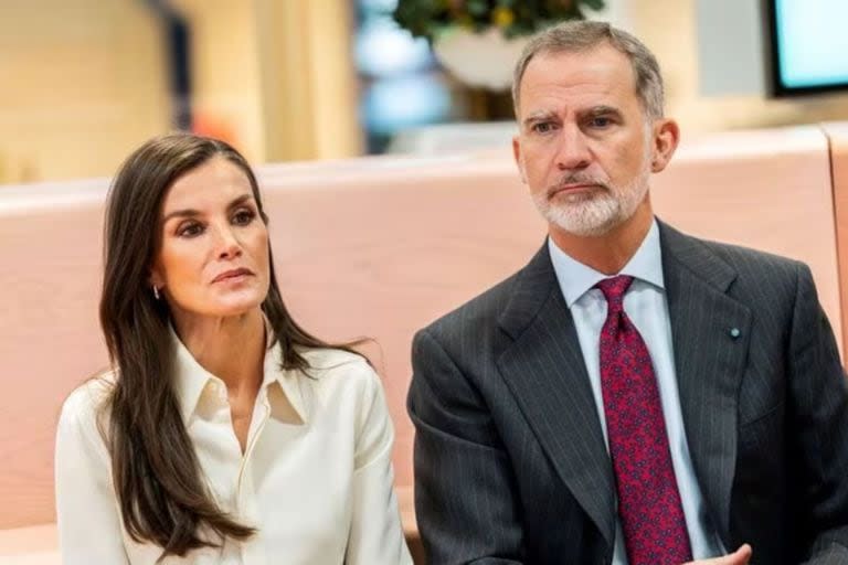 Acusaron a Letizia Ortiz de serle infiel al rey Felipe VI con excuñado, Jaime del Burgo