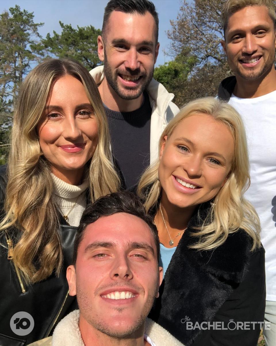 The Bachelorette contestants pose for selfie