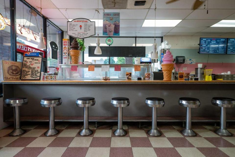 Aggie’s Ice Cream & Grill offers milkshakes, banana splits and hot fudge sundaes.