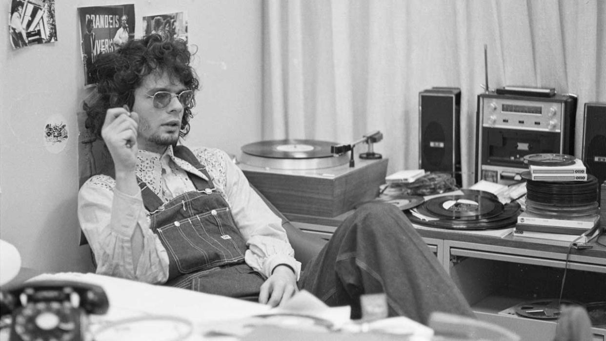  Al Kooper at his desk, 1970. 