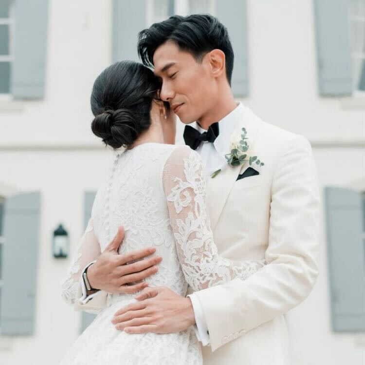 Singaporean actor Desmond Tan announced his marriage to his university sweetheart of 12 years in France on 7 December 2021. (Photo: Desmond Tan/Instagram)