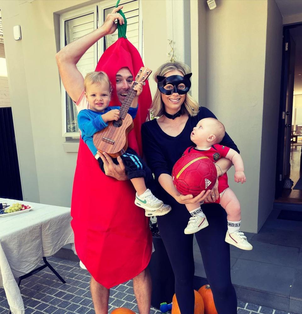 Peter Stefanovic and Sylvia Jeffries and their two kids dressed up for Halloween in 2021. Photo: Instagram/sylviajeffries.