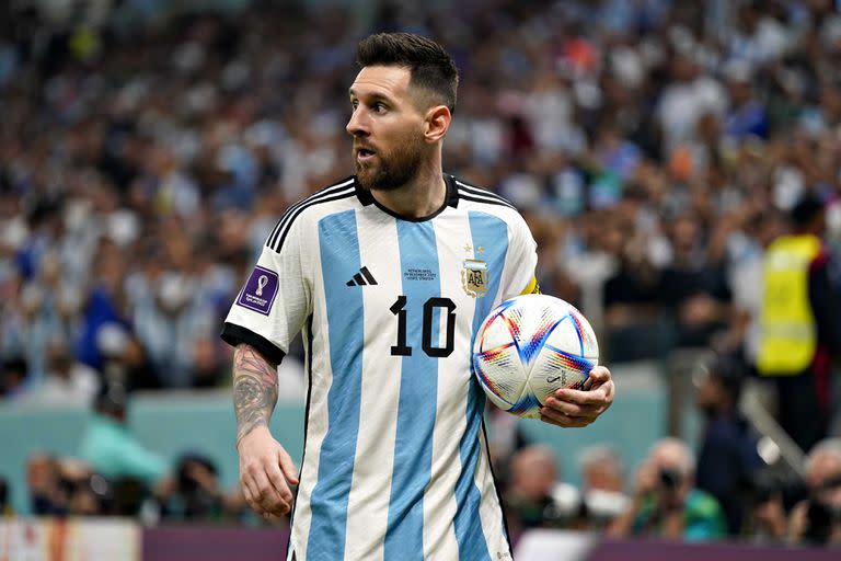 Lionel Messi es el capitán de la selección; está teniendo un gran Mundial, quizás el mejor de su carrera