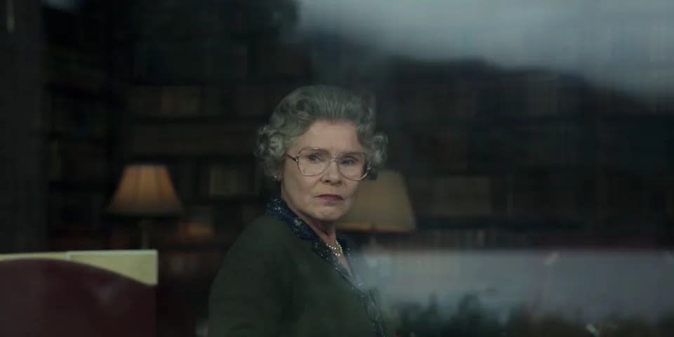 Imelda Staunton als Queen Elizabeth II. in „The Crown“ Staffel 5. (Netflix)
