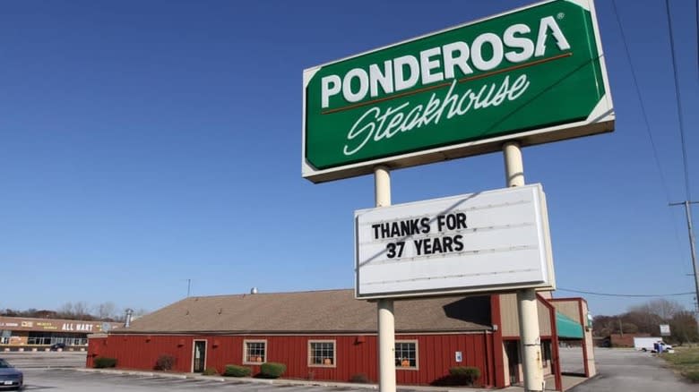 Closed Ponderosa Steakhouse with farewell sign