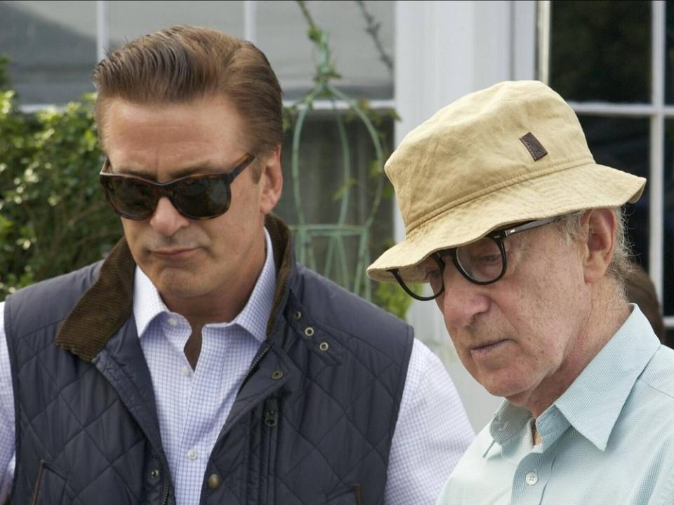 Alec Baldwin (l.) und Woody am Set des Films "Blue Jasmine". (Bild: imago/Mary Evans)