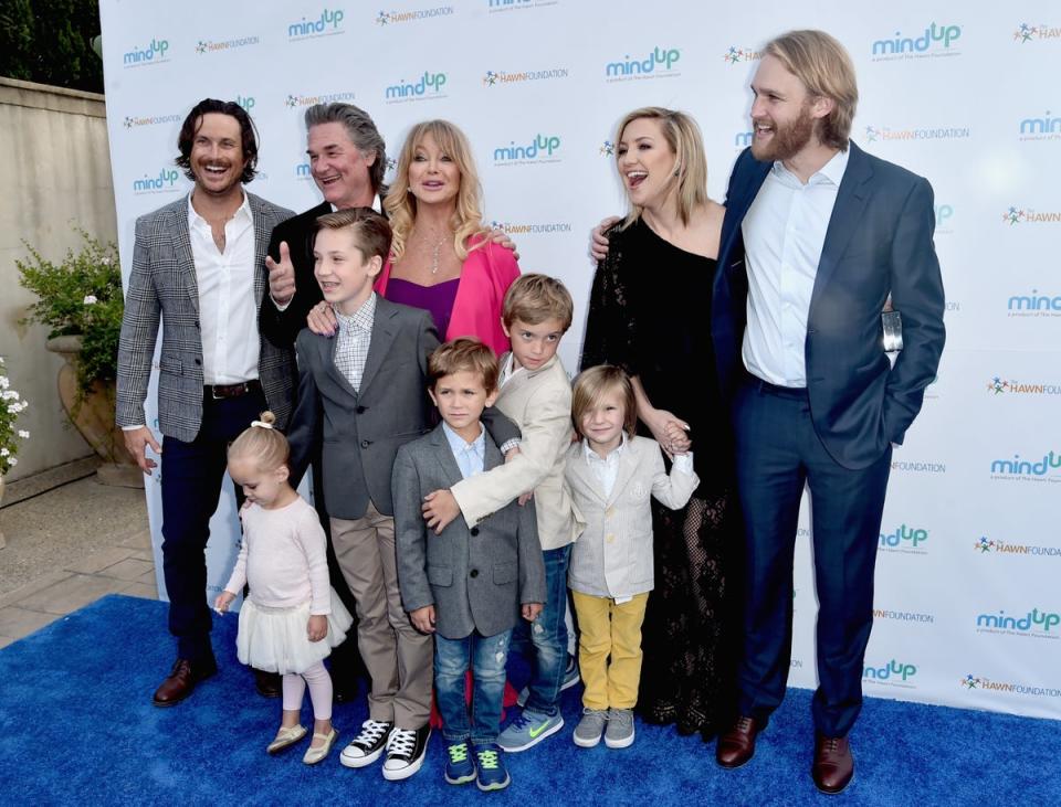 Actors Oliver Hudson, Kurt Russell, Goldie Hawn, Kate Hudson and Wyatt Russell attend Goldie Hawn’s Annual Goldie’s Love In For Kids on 6 May, 2016 in Beverly Hills, California. (Getty Images)