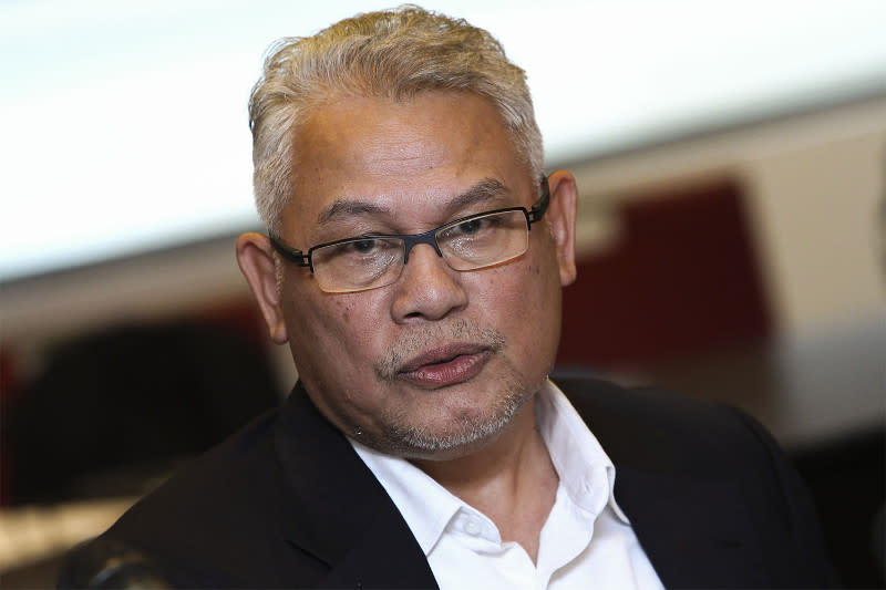 Khalid said Azmin had turned down his recommendation to appoint Haziq as his intern when he was Selangor mentri besar. — Picture by Yusof Mat Isa