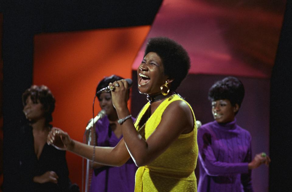 UNITED KINGDOM - JANUARY 01:  TOP OF THE POPS  Photo of Aretha FRANKLIN  (Photo by Ron Howard/Redferns)