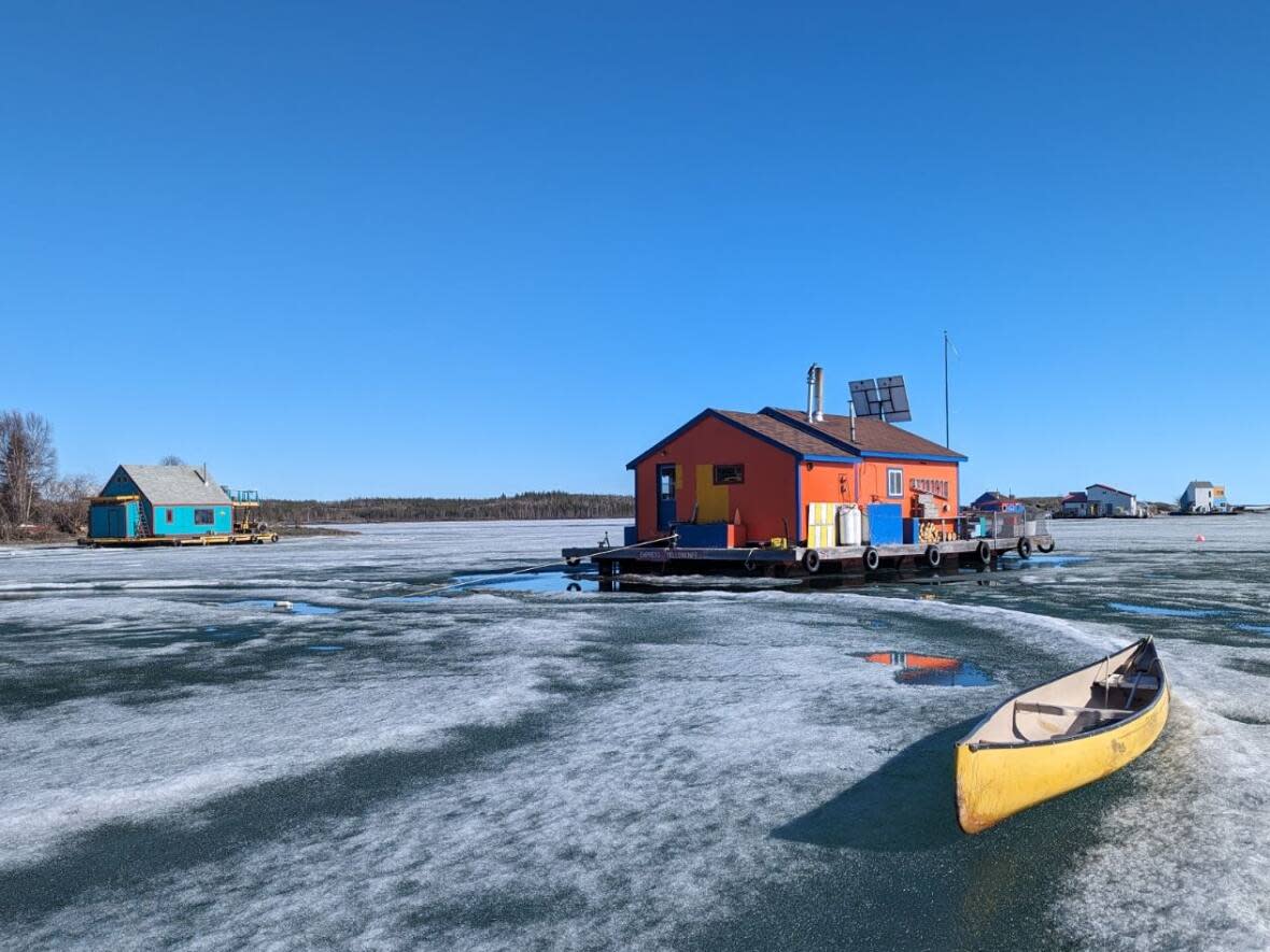 It's another year of extreme low water in many parts of the N.W.T. In Yellowknife, that's become an issue for some who live on houseboats in Yellowknife Bay. (Submitted by Martin Rehak - image credit)