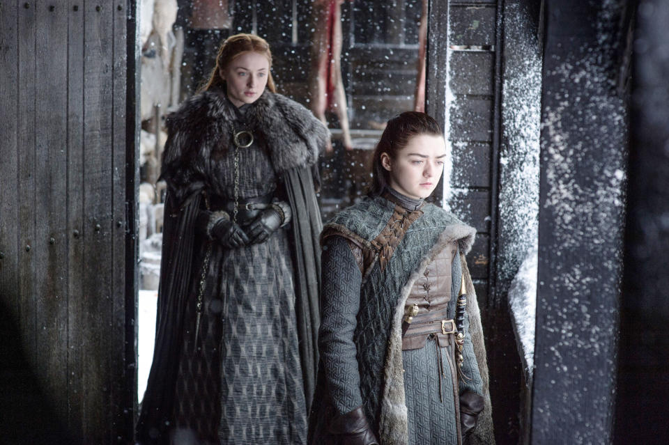 Sophie Turner (links) und Maisie Williams spielten die Schwestern Sansa und Arya Stark in "Game of Thrones". (Bild: ddp)