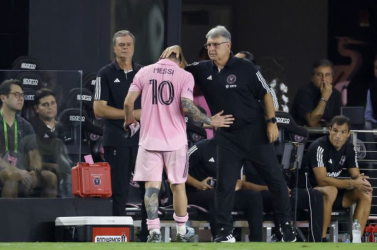 Lionel Messi pidió el cambio antes de que finalice el primer tiempo en el duelo ante Toronto