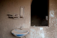 <p>A bathroom covered with ash is seen inside a house affected by the eruption of the Fuego volcano at San Miguel Los Lotes in Escuintla, Guatemala, June 7, 2018. (Photo: Carlos Jasso/Reuters) </p>