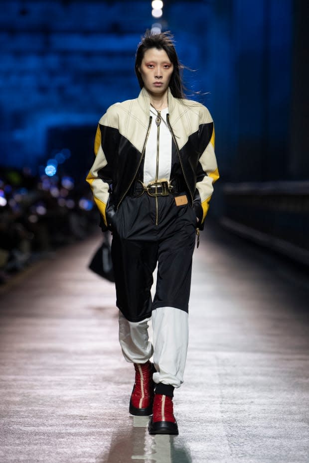 Nicolas Ghesquière Closes Paris Fashion Week With A Spectacular Louis  Vuitton Costume Drama