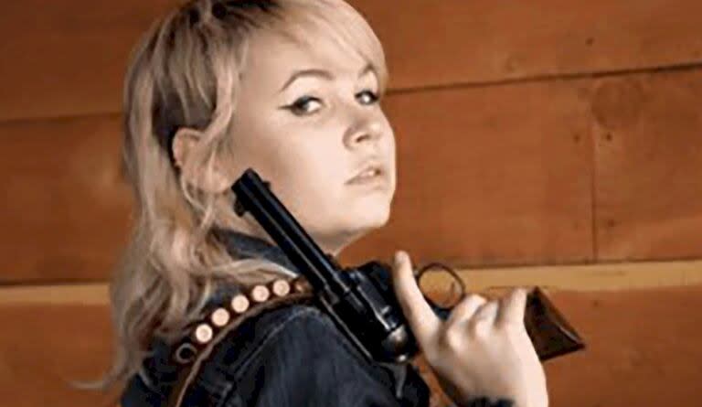 Hannah Gutiérrez-Reed tenía 24 años cuando fue contratada como la responsable de las armas en la película 