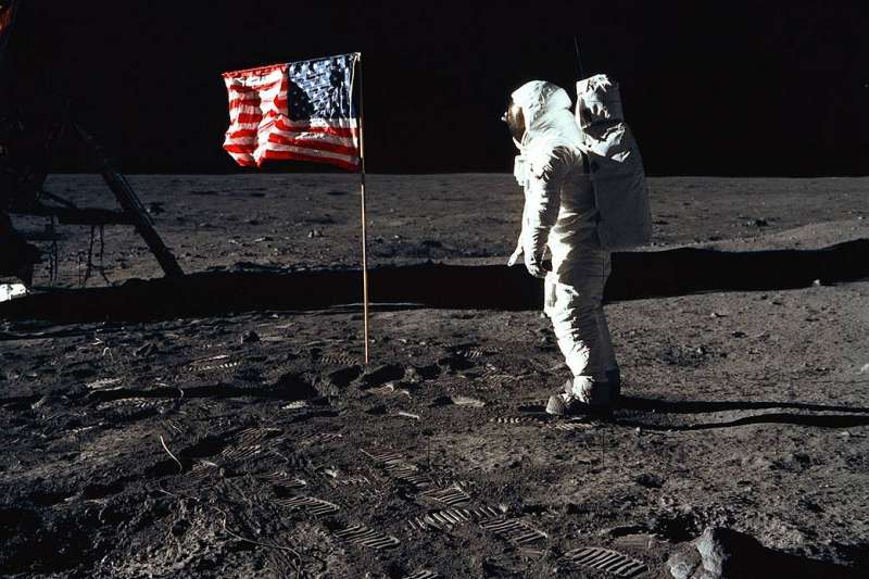 阿波羅11號為人類第一次登月任務，三位太空人分別為阿姆斯壯（Neil Armstrong）、艾德林（Buzz Aldrin）和科林斯（Michael Collins）。(Photo Credit：NASA)