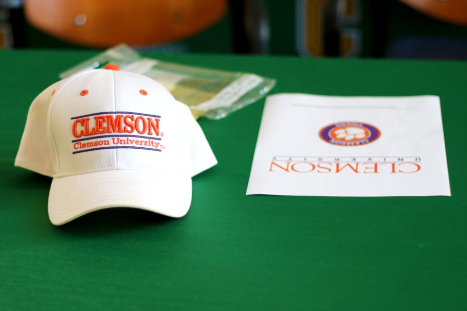 On Dec. 1, 2021, Pensacola Catholic's Justin Burroughs signed his National Letter of Intent with the Clemson mens golf team.