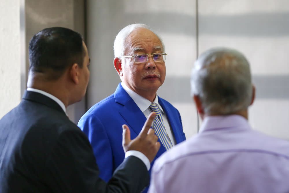 Datuk Seri Najib Razak arrives at the Kuala Lumpur Court Complex June 13, 2019. — Picture by Yusof Mat Isa