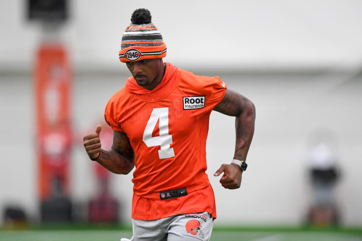 Jacoby Brissett of the Cleveland Browns plays against the Los Angeles  News Photo - Getty Images