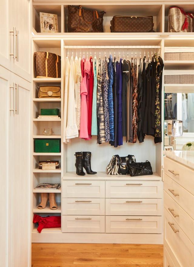 23 Genius Small Walk-In Closet Organization Ideas