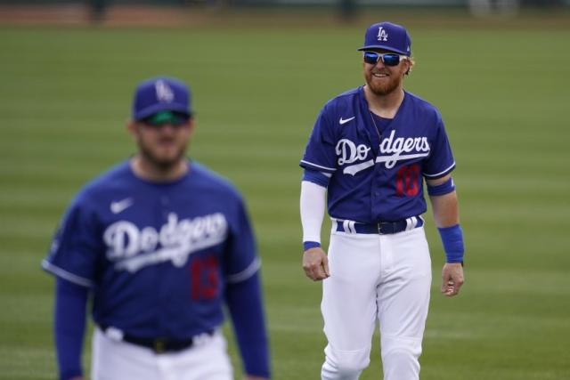 Dodgers instantly give Justin Turner's old No. 10 away in most