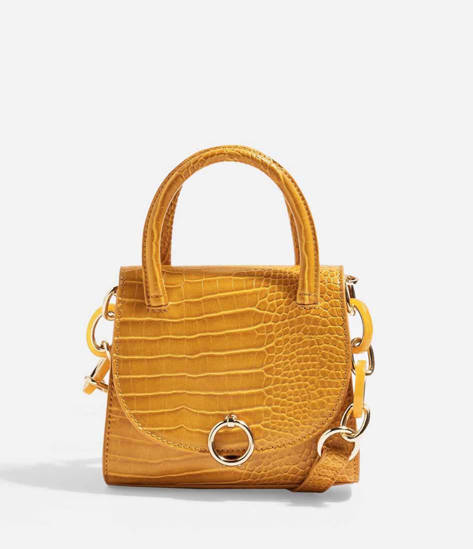 Foto: <a href="https://www.topshop.com/en/tsuk/product/bags-accessories-1702216/marley-mini-bag-8485652?dual_run=monty&" rel="nofollow noopener" target="_blank" data-ylk="slk:topshop.com;elm:context_link;itc:0;sec:content-canvas" class="link ">topshop.com</a>