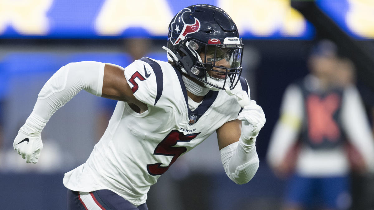 Houston Texans defensive back Jalen Pitre (5) looks to defend