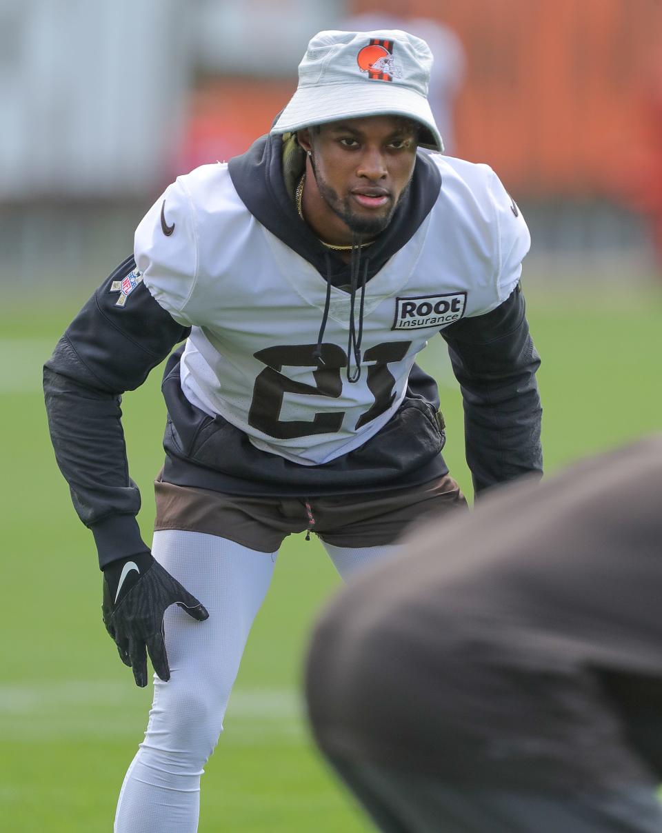 Cleveland Browns cornerback Denzel Ward works out on the side during training camp on Friday, July 29, 2022 in Berea.