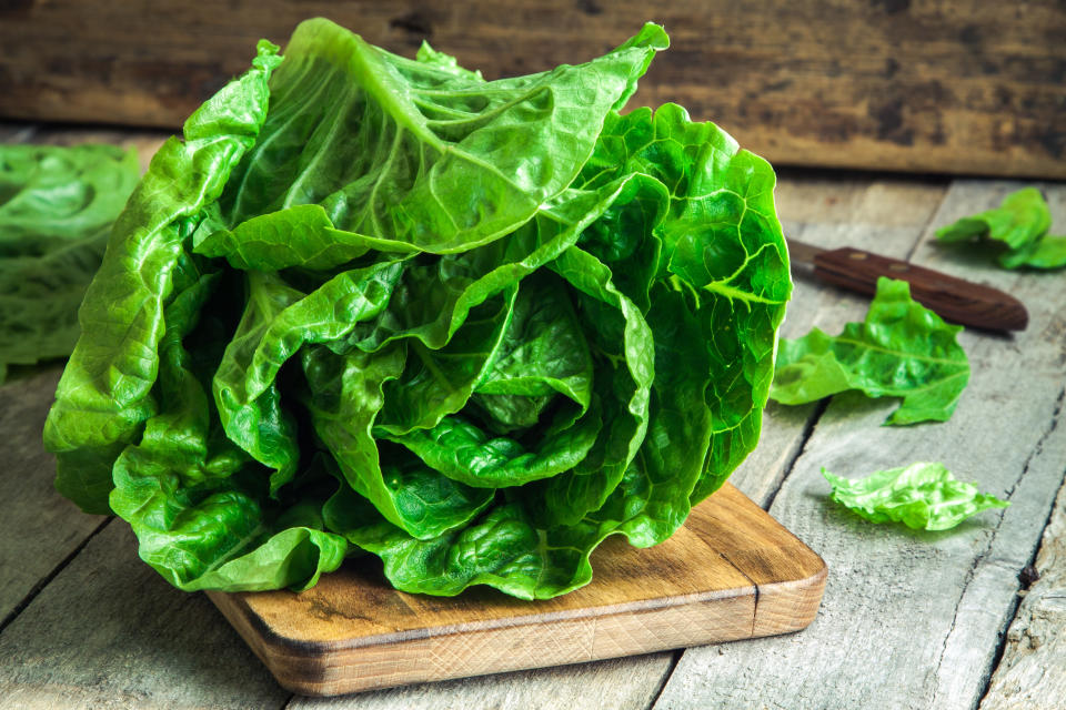 Wer Rohkost grundsätzlich schlecht verträgt, sollte den Salat abends lieber weglassen. (Bild: Getty Images)