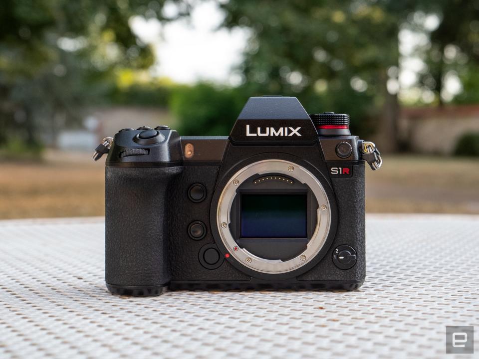 Panasonic S1R full-frame mirrorless camera