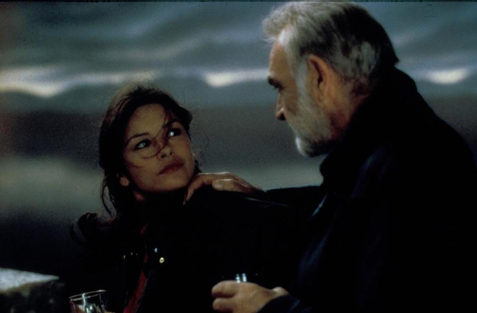 Catherine Zeta-Jones et Sean Connery dans « Haute voltige »