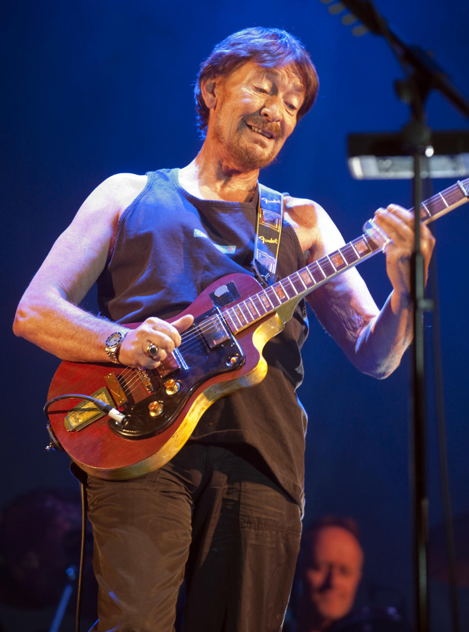 In Deutschland hat er eine große Fan-Gemeinde: Chris Rea bei einem Auftritt in Leipzig im Januar 2010. (Bild: AP Photo)