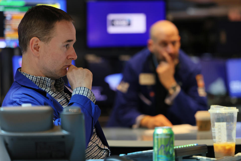 NEW YORK, NEW YORK - APRIL 12: Traders work on the floor of the New York Stock Exchange during morning trading on April 12, 2022 in New York City. Data released this morning showed that inflation rose 8.5 percent in March, the highest annual increase since December 1981, amid energy prices soaring due to Russia&#39;s war in Ukraine. (Photo by Michael M. Santiago/Getty Images)