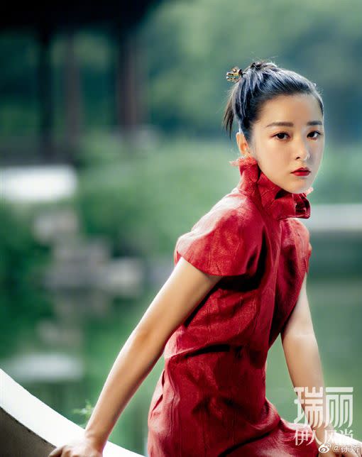 徐嬌以周星馳電影《長江七號》男扮女裝一炮而紅。（圖／翻攝自微博）