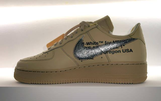 Sneakers Nike Air Force 1 '07 Virgil X Moma Off White X MOMA worn by  Antonio Brown on his account Instagram @brkicks