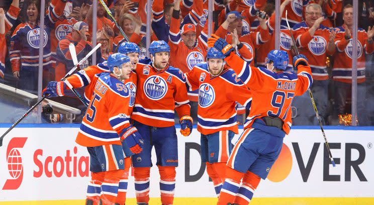 Edmonton Oilers’ celebrate a goal during first period NHL playoff action against the San Jose Sharks. (Jason Franson/CP)