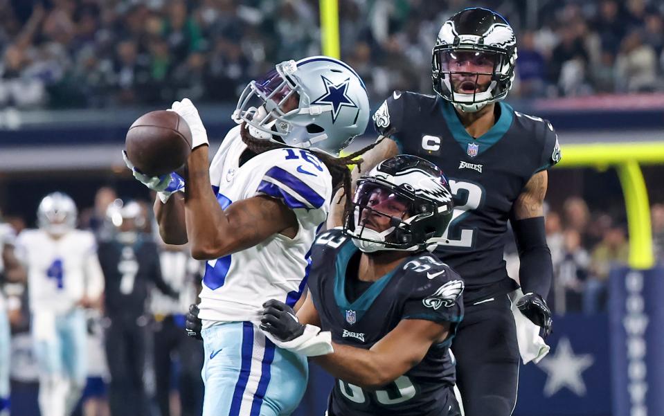 Dallas Cowboys wide receiver T.Y. Hilton makes a catch in the fourth quarter against the Philadelphia Eagles.