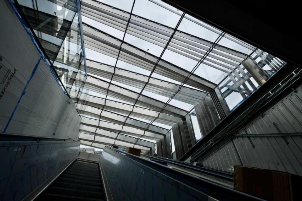 Liverpool Street station Broadgate entrance canopy (Crossrail)