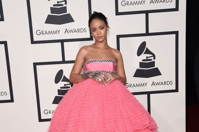 LOS ANGELES - FEB 08:  Rihanna arrives to the Grammy Awards 2015  on February 8, 2015 in Los Angeles, CA