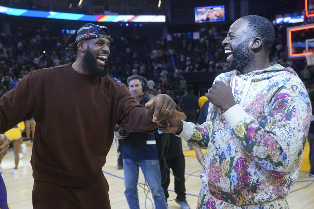 Dusty Baker buys his All-Star coaches blazers after getting them