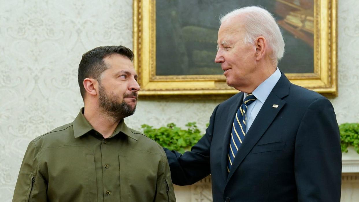 Monatelang war Stillstand - nun soll es mit den neuen Ukraine-Hilfen aus den USA laut Präsident Biden aber schnell gehen. (Bild: dpa)