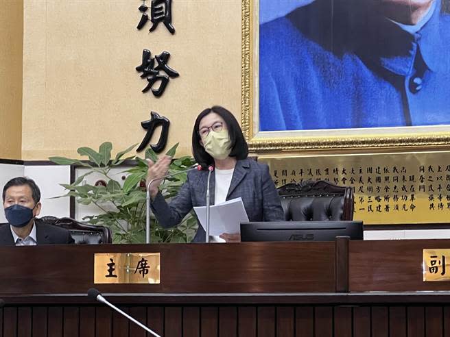 台南市議會臨時會爆發推擠衝突，議長邱莉莉認為，在議事廳政治鬥爭並不妥。（洪榮志攝）