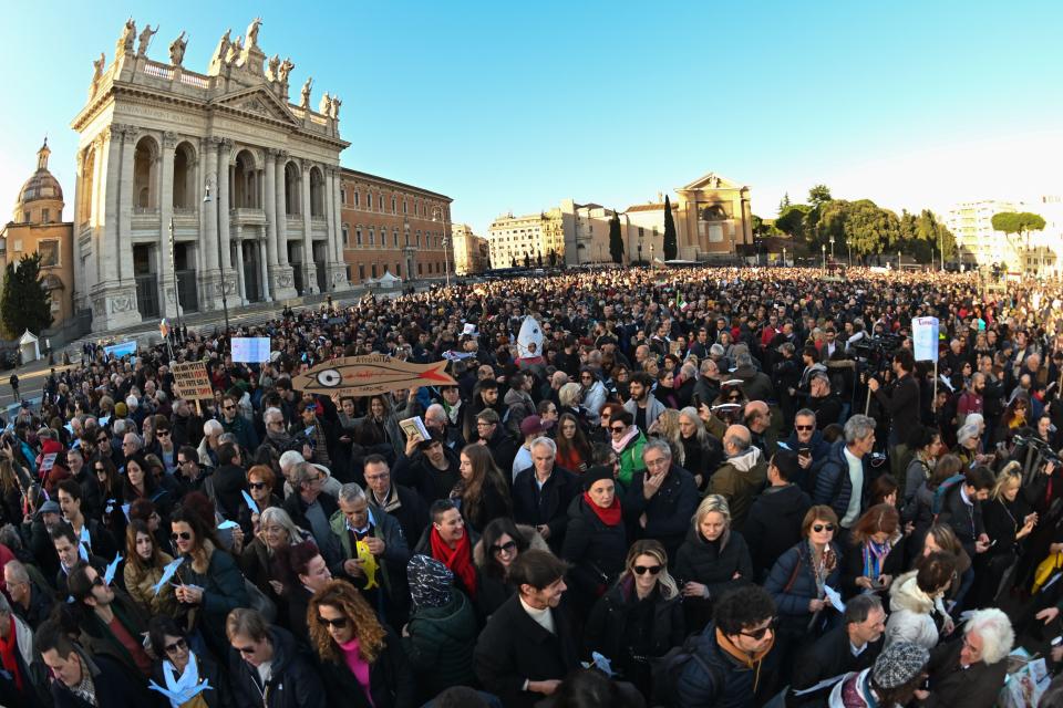 La manifestazione in piazza San Giovanni.