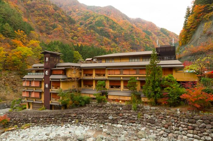 A Japanese professional baseball team will open a hotel with onsen